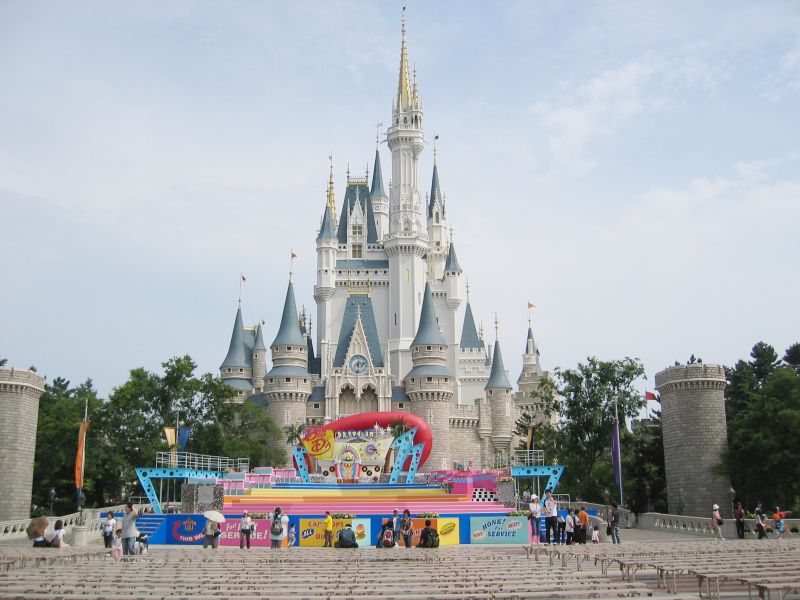 Tokyo Disneyland tạm đóng cửa vì virus Corona Tokyo Disneyland tạm đóng cửa vì virus Corona